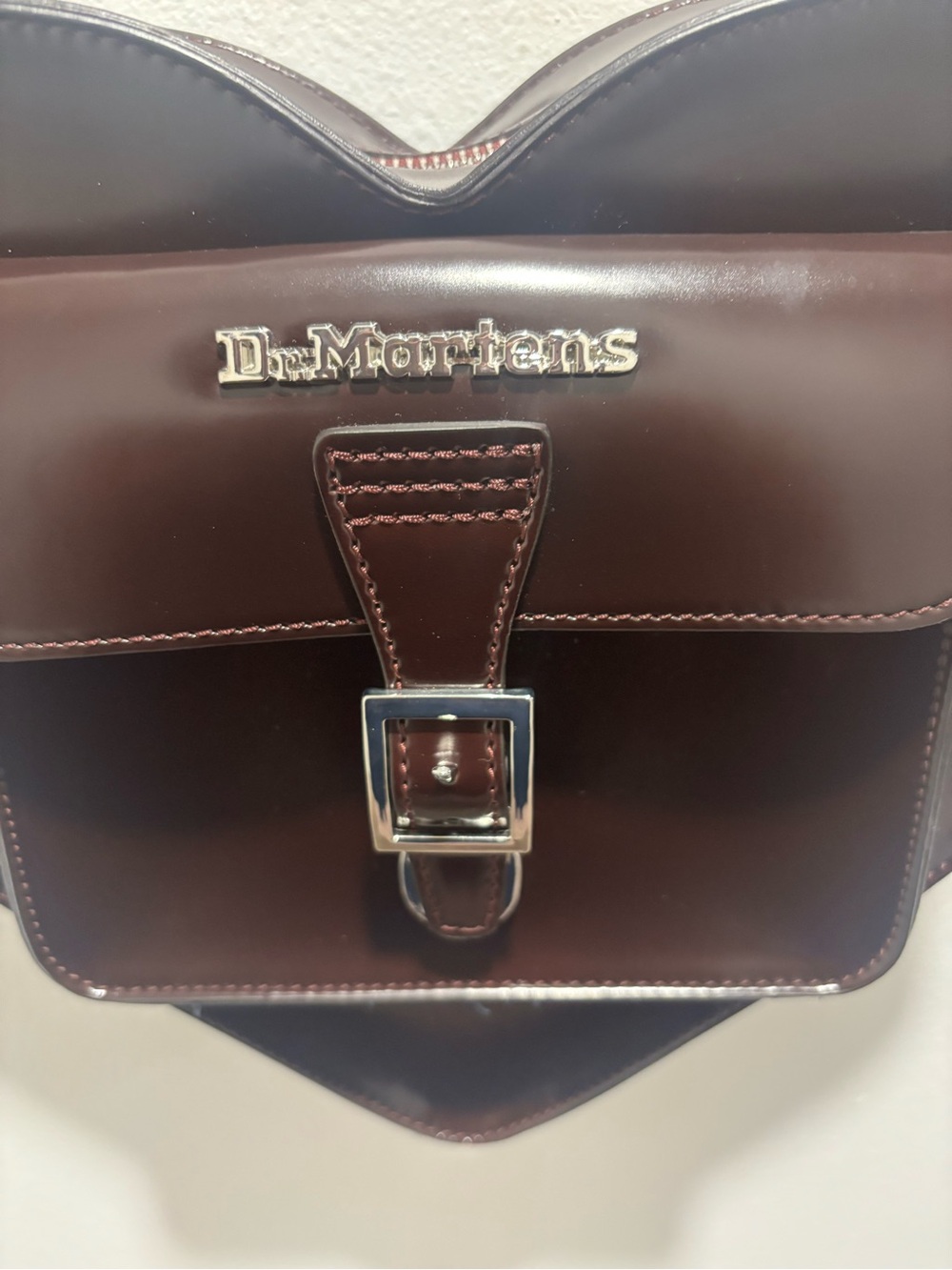 Dr. Martens Heart Crossbody Bag Oxblood Burgundy Leather NWOT - Picture 3 of 7